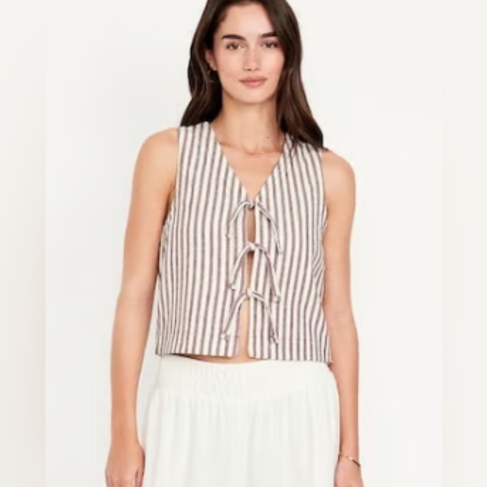 Old Navy Cream Vest - Picture 1 of 6